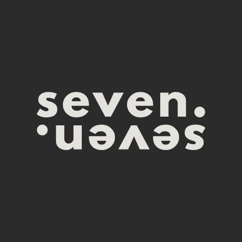 Logo 7 Lives in Design